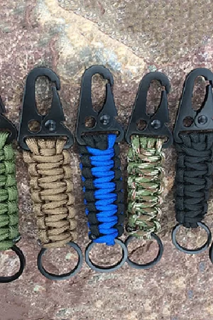 Porte-clés en plein air, anneau de Camping, mousqueton, paracorde militaire, corde, Kit de survie de Camping, ouvre-bouteille à nœud d'urgence, offre spéciale