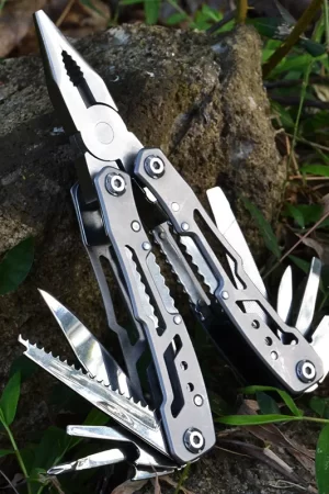 Pince pliante multifonctionnelle